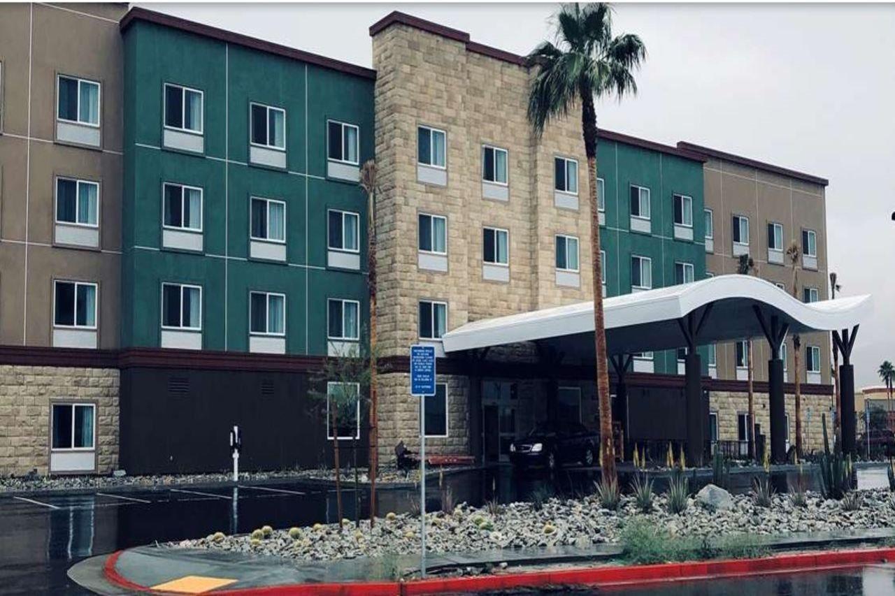 Best Western Plus Desert View Inn & Suites Cathedral City Exterior photo